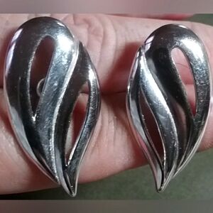 Vintage Monet Silvertone Earrings